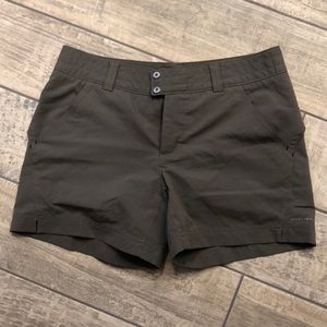 Women’s Columbia hiking shorts size 8